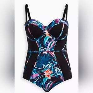 Torrid- Slim Fit Underwire Piping One Piece Swimsuit - Sz 5 - D/DD